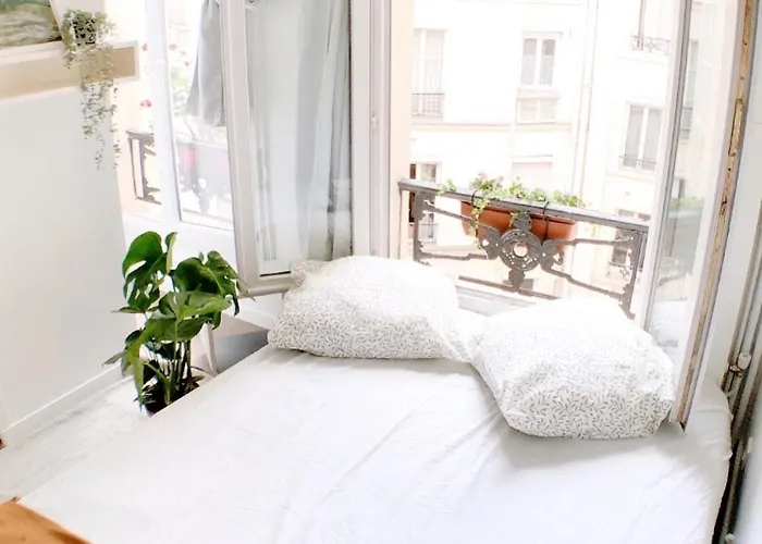 Green Cozy Studio Au Coeur De Paris